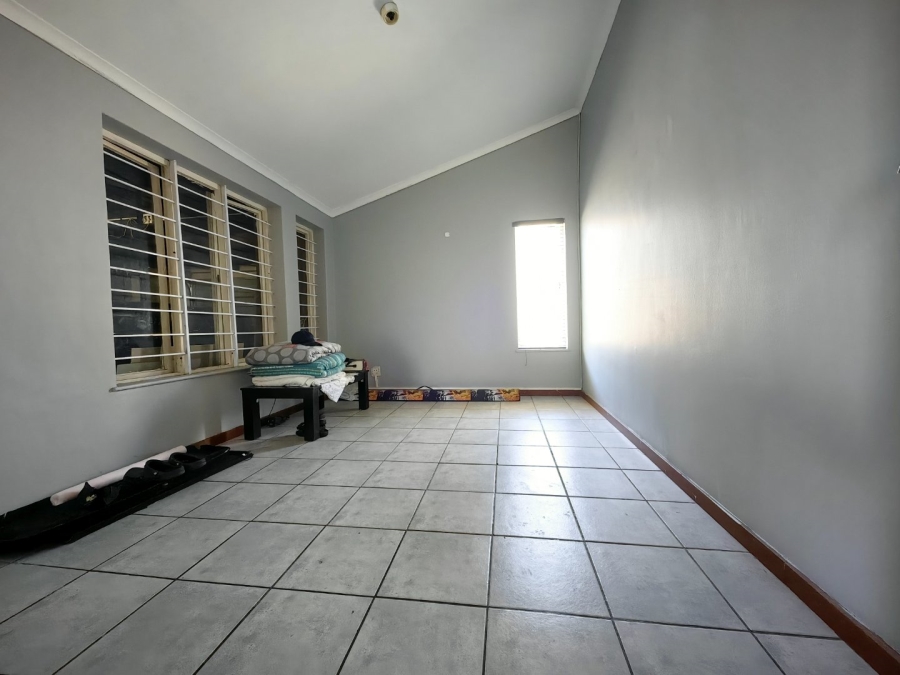 4 Bedroom Property for Sale in Richwood Western Cape